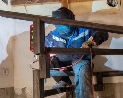 mini4 realisation escalier metal interieur exterieur sur mesure 